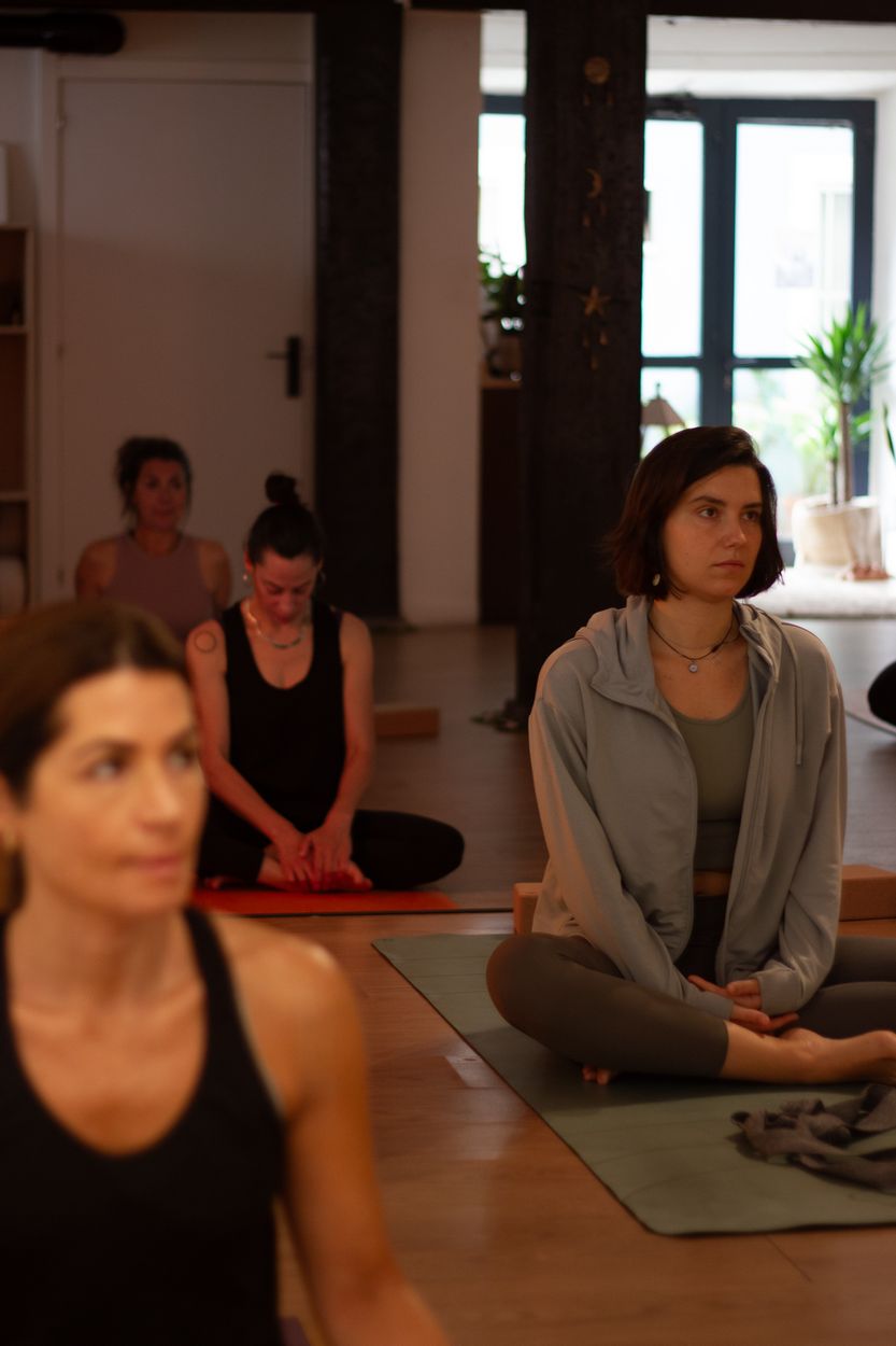 Yoga Restaurativo y Yin en Santander