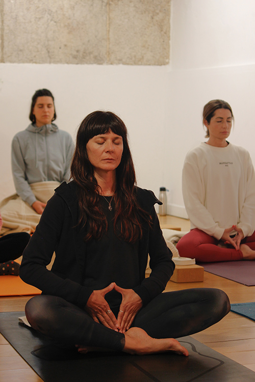 Asanas para principiantes en Yoga Samhata